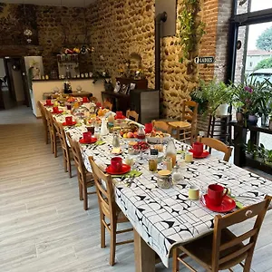  Bed & Breakfast Chateau De La Saone